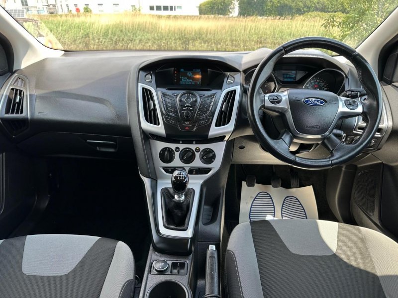 View FORD FOCUS 1.0T EcoBoost Zetec Euro 5 (s/s) 5dr