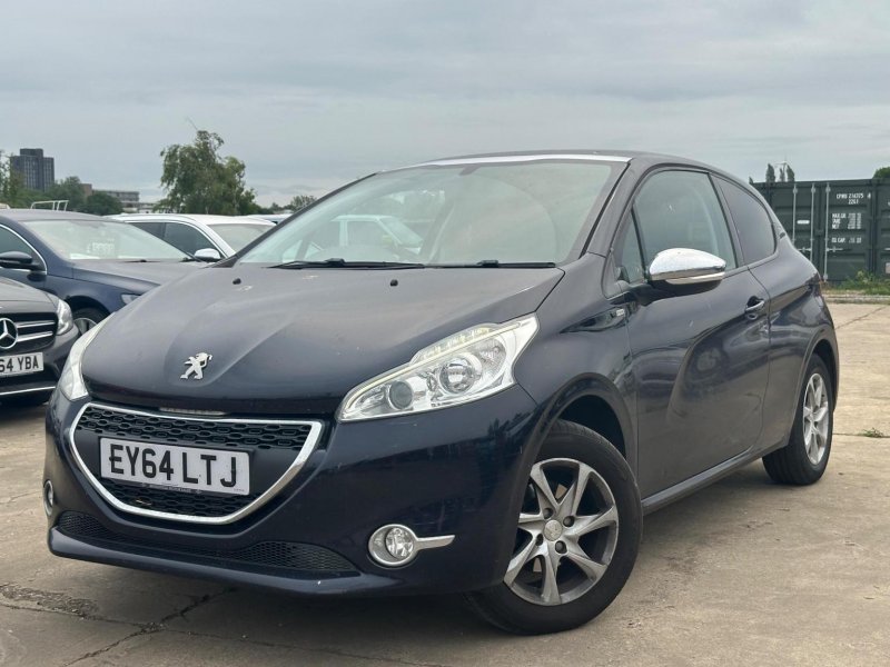 View PEUGEOT 208 1.2 VTi Style Euro 5 3dr