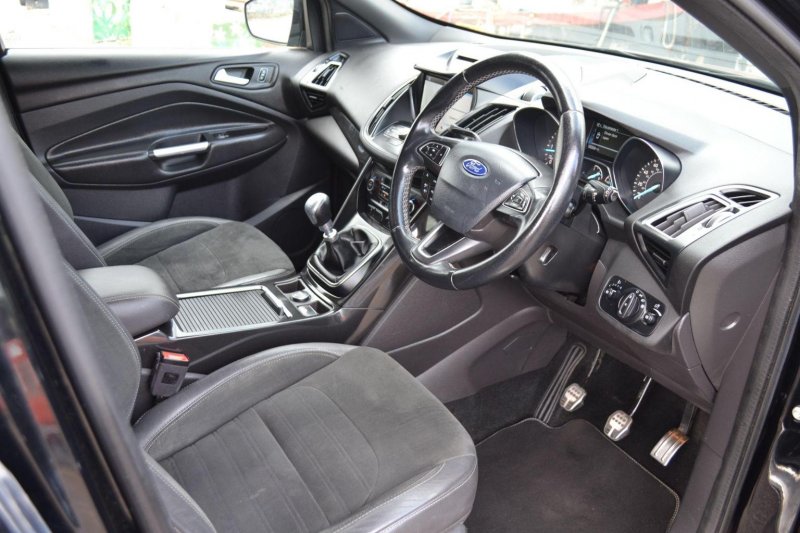 FORD KUGA