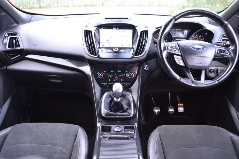View FORD KUGA 2.0 TDCi EcoBlue ST-Line Euro 6 (s/s) 5dr