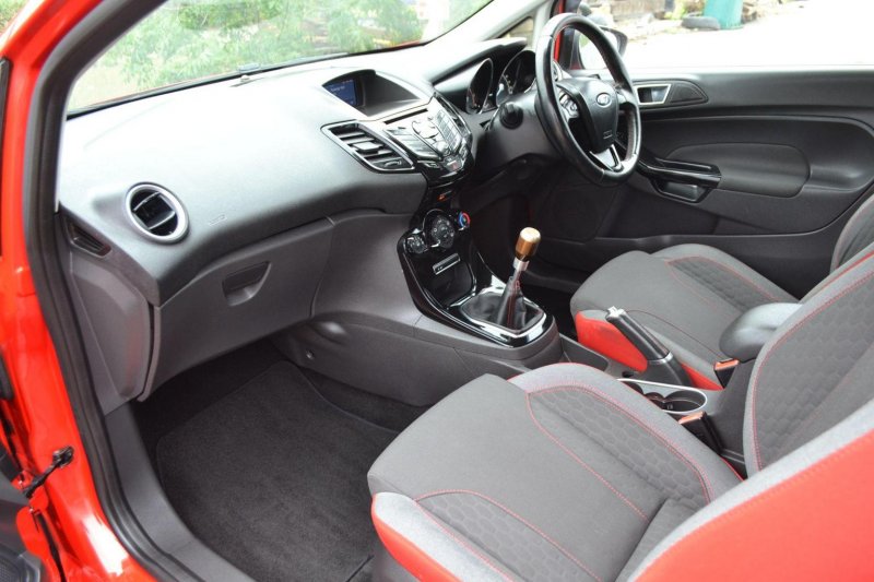 FORD FIESTA