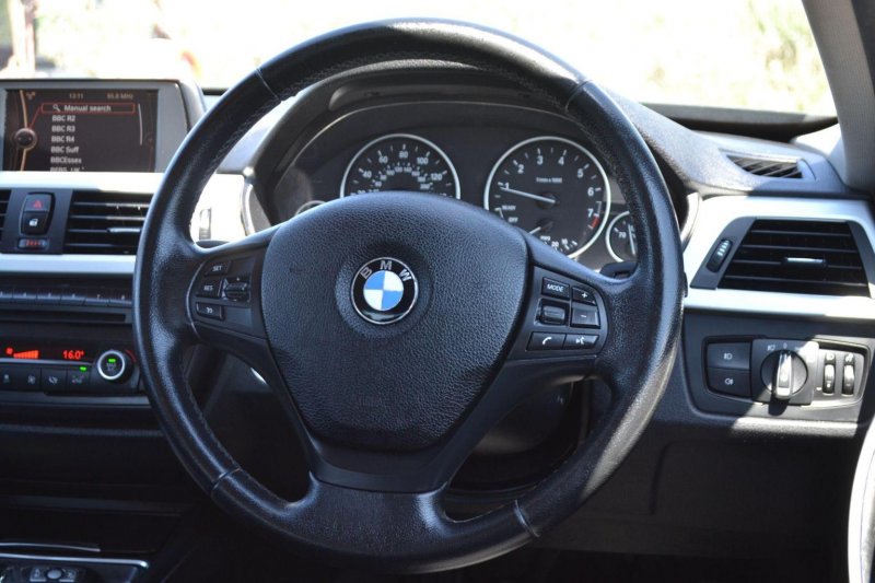 BMW 3 SERIES