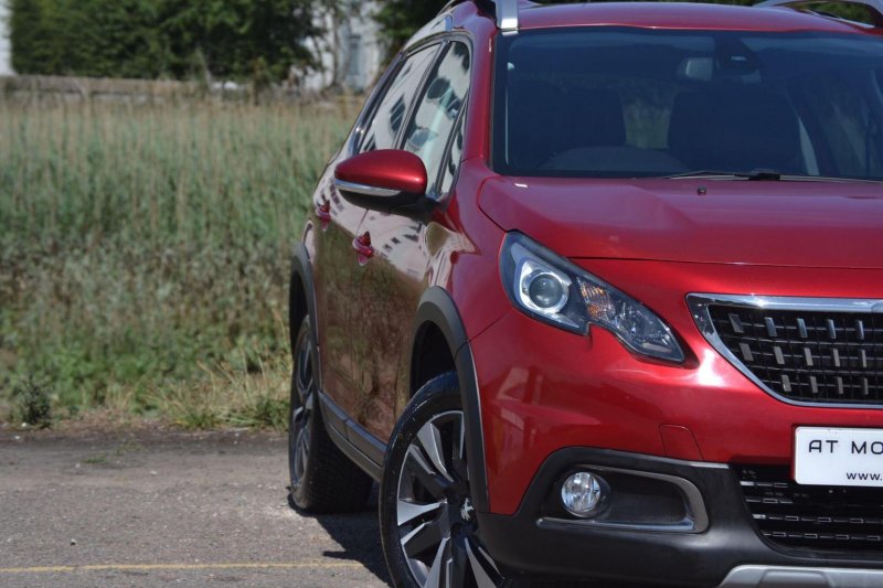 PEUGEOT 2008