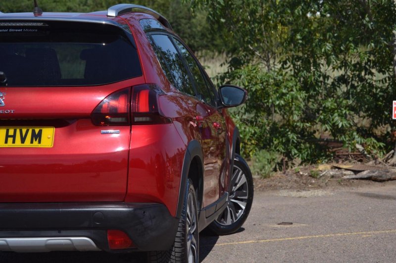 PEUGEOT 2008