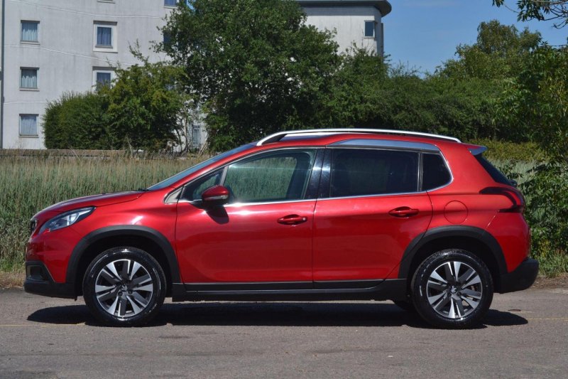 PEUGEOT 2008
