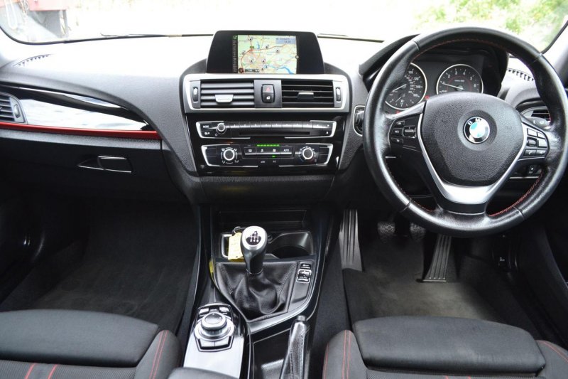 View BMW 1 SERIES 1.6 118i Sport Euro 6 (s/s) 5dr