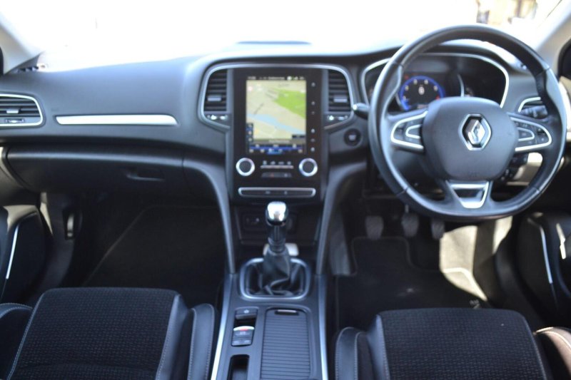 View RENAULT MEGANE 1.2 TCe Dynamique S Nav Euro 6 (s/s) 5dr
