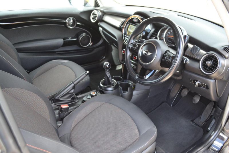 View MINI HATCH 1.5 Cooper Euro 6 (s/s) 3dr