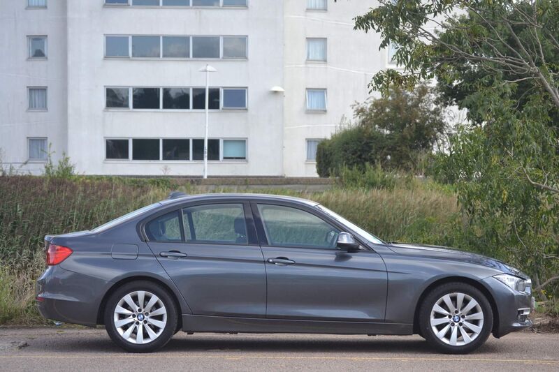 BMW 3 SERIES